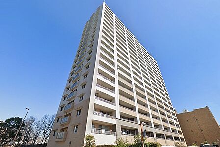 東大島駅から徒歩4分！都心へのアクセスも良く、徒歩圏内に生活施設が揃った暮しやすい環境です。