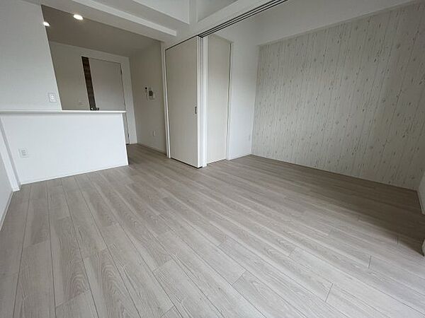 セレニテ江坂グランデ