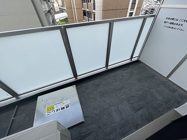 セレニテ江坂グランデ