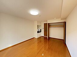 ミラクルセブン江坂 607 6階ワンルームのリビング/ダイニング