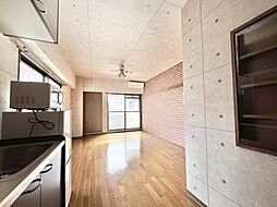 ビートルズフォレスト 401 4階ワンルームのリビング/ダイニング