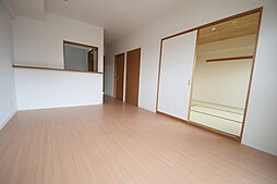 メゾンドール南千里 302 3階3LDKのリビング/ダイニング