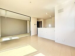 リバーサイド響 201 2階2LDKのリビング/ダイニング