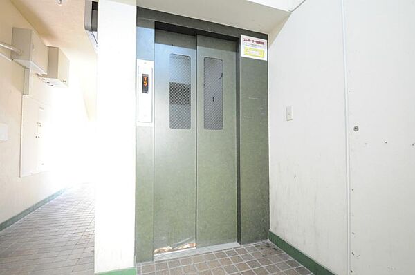 画像22:エレベーター前