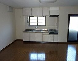 ジョイフル津島II号館 2階3LDKのリビング/ダイニング