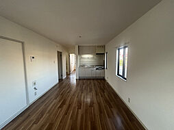 サンライフB 2階2LDKのリビング/ダイニング