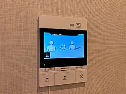誰が来てもわかる様にモニター付きインターホンを設置。
