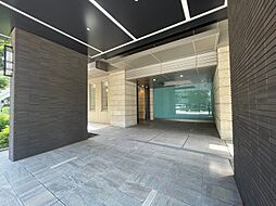 上質感漂う玄関アプローチです。