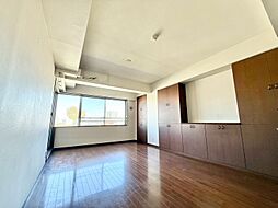 シンプルな内装と偏り過ぎないデザインで統一しました。