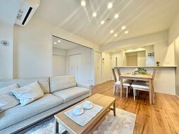 パレロワイヤル杉並 3LDKの室内