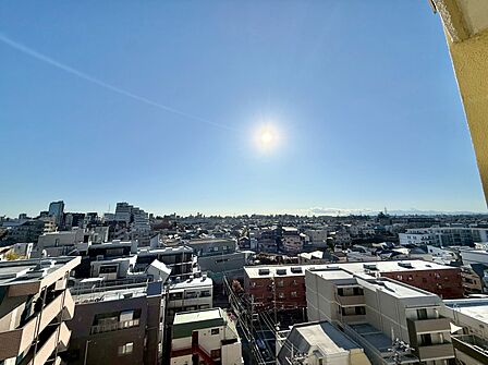 陽当たり・通風・開放感に恵まれた環境です。