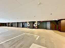 駐車スペースが嬉しいですね。※空き状況は都度ご確認下さい。