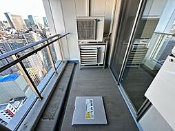 朝の澄んだ空気や、夕方に吹く清々しい風を感じられるバルコニー。