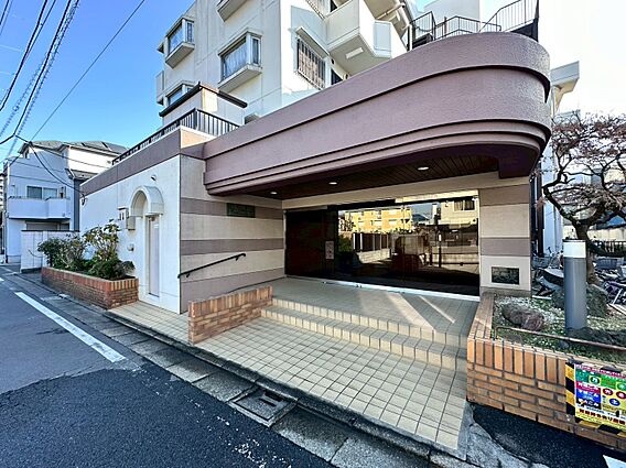 上質感漂う玄関...
