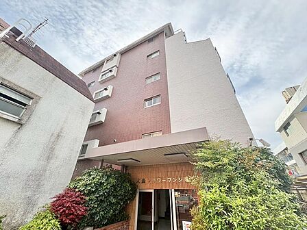飽きのこないシンプルモダンな外観です。