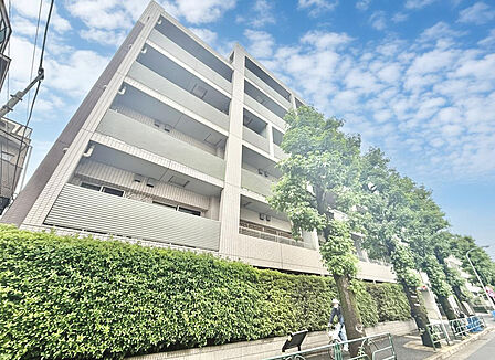 忙しく過ぎゆく日常を置き去るほど、ゆったりした時間が流れる住環境。