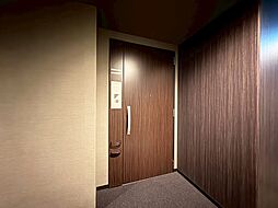 清潔感のある落ち着いた雰囲気の玄関です。
