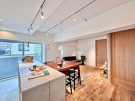 「空間が織り成すひとつ先の住み心地」を演出します。
