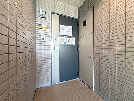 清潔感のある落ち着いた雰囲気の玄関です。