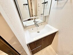 清潔感を感じられる洗面化粧台。