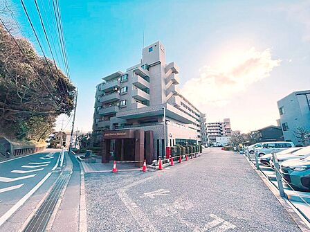 忙しく過ぎゆく日常を置き去るほど、ゆったりした時間が流れる住環境。