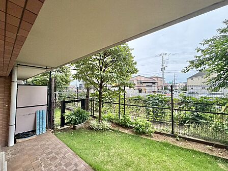 陽当たり・通風・開放感に恵まれた環境です。