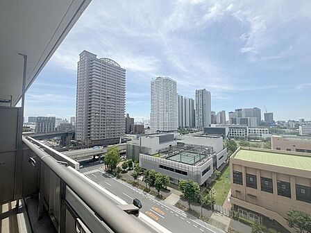 陽当たり・通風・開放感に恵まれた環境です。