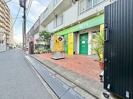 駐車スペースが嬉しいですね。※空き状況は都度ご確認下さい。