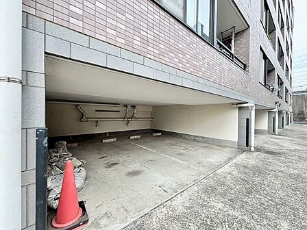 駐車スペースが嬉しいですね。※空き状況は都度ご確認下さい。
