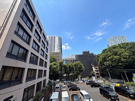 陽当たり・通風・開放感に恵まれた環境です。