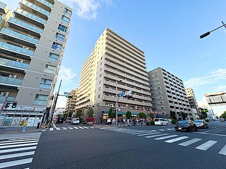 飽きのこないシンプルモダンな外観です。