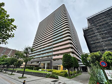 飽きのこないシンプルモダンな外観です。
