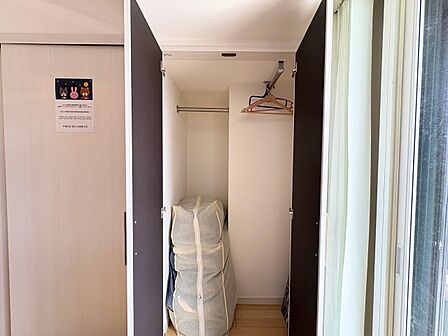 家電やスーツケース、ストック品など何でも片付く嬉しい空間です。