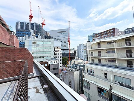 陽当たり・通風・開放感に恵まれた環境です。