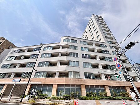 飽きのこないシンプルモダンな外観です。