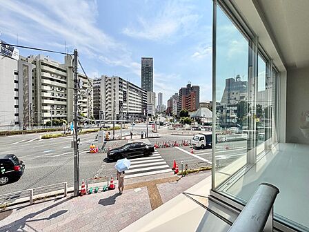 陽当たり・通風・開放感に恵まれた環境です。
