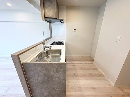 使いやすくスタイリッシュなキッチン空間になっております。