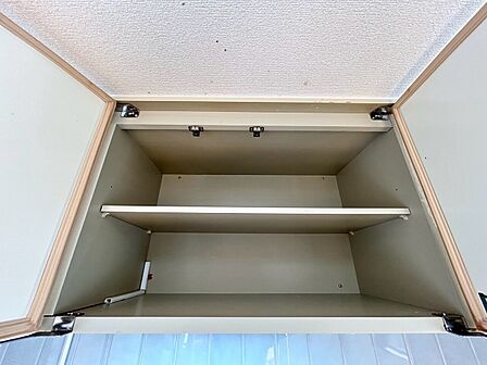 家電やスーツケース、ストック品など何でも片付く嬉しい空間です。
