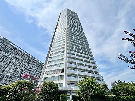 飽きのこないシンプルモダンな外観です。