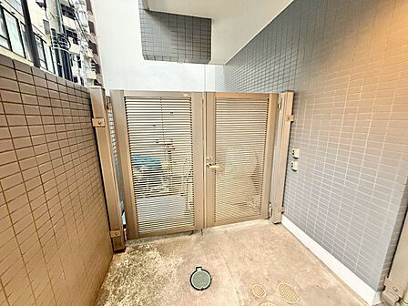 清潔感のある落ち着いた雰囲気の玄関です。