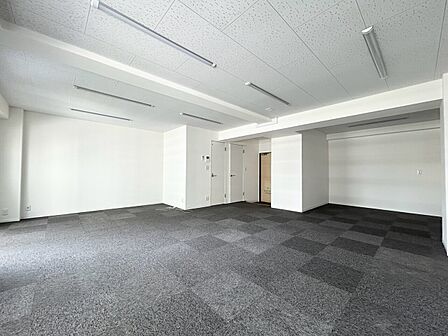 シンプルな内装と偏り過ぎないデザインで統一しました。