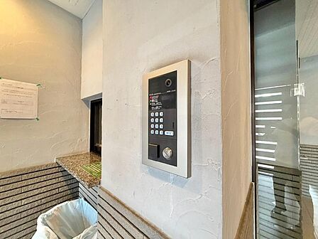 オートロックついていますので、セキュリティ面でも安心です。