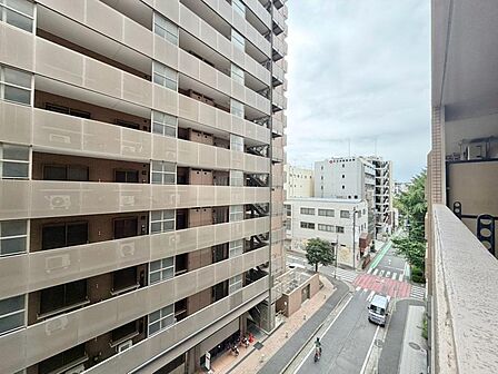 陽当たり・通風・開放感に恵まれた環境です。