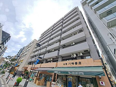 飽きのこないシンプルモダンな外観です。