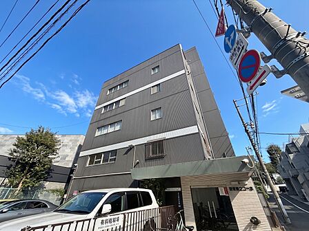 飽きのこないシンプルモダンな外観です。