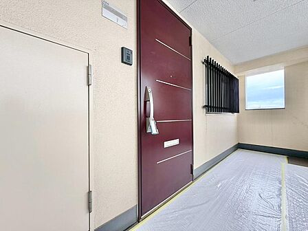 清潔感のある落ち着いた雰囲気の玄関です。