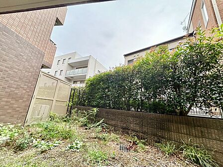 陽当たり・通風・開放感に恵まれた環境です。