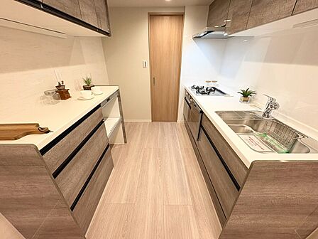 使いやすくスタイリッシュなキッチン空間になっております。
