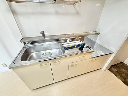 使いやすくスタイリッシュなキッチン空間になっております。
