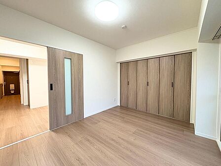 伸びやかな空間のなかで、ゆったりとしたひとときを過ごせます。